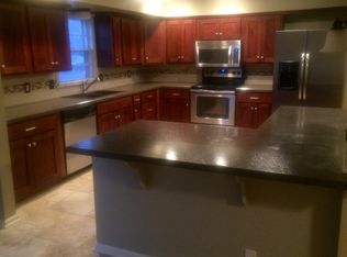 10528 R St, Omaha, NE 68127