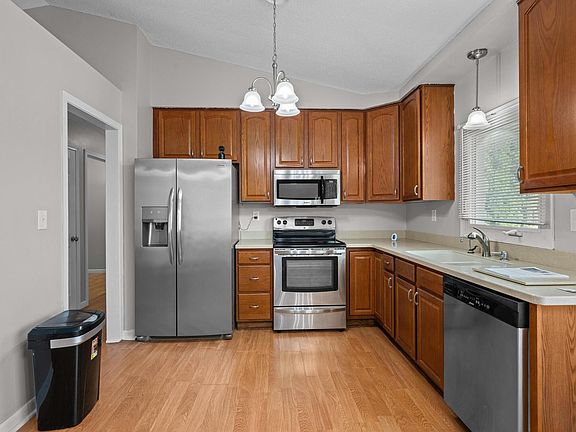 4th image of 1315 W 53rd St
