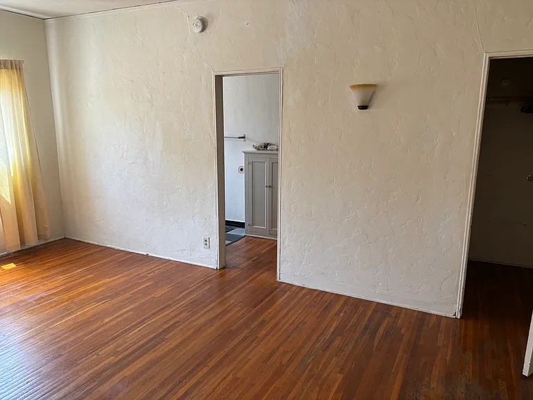 3521 Bellevue Ave — Photo 7