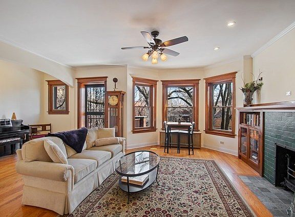 5th image of 4742 N Magnolia Ave APT 3S