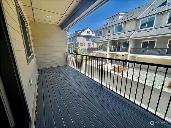 5th image of 1100 7th Avenue NE