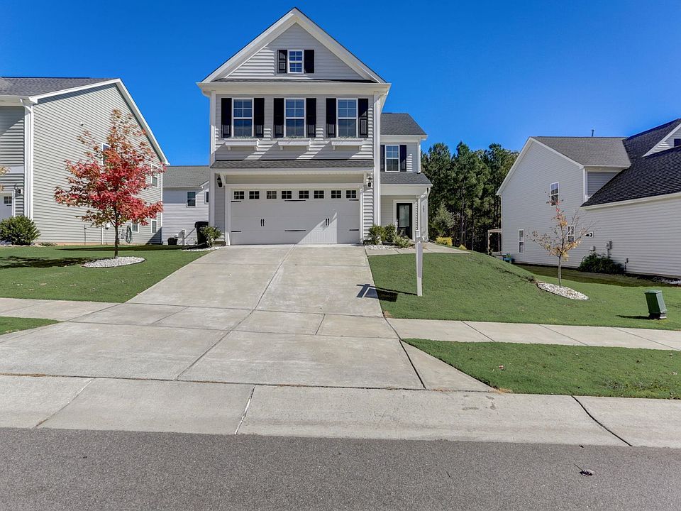 1st image of 305 Garden Walk Dr