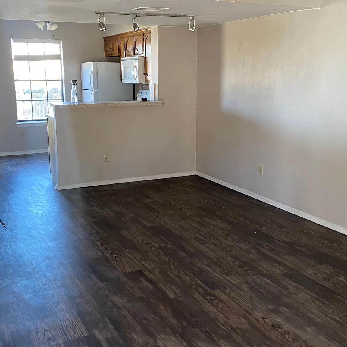 422 N Dallas Ave — Photo 1