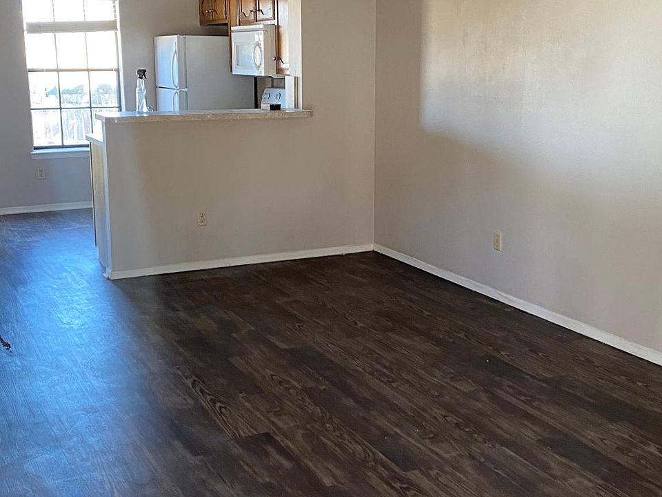 1st image of 422 N Dallas Ave #3B