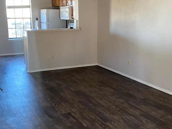 422 N Dallas Ave #3B, Lancaster, TX 75146