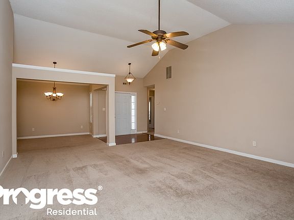 4th image of 313 The Gables Dr