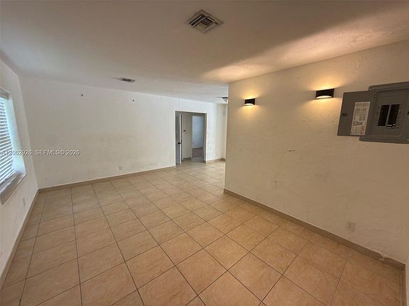 4th image of 1510 Dewey St
