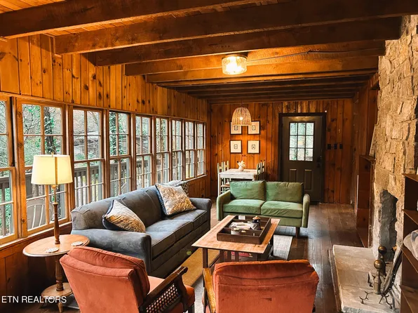 310 Lovers Ln, Townsend, TN 37882