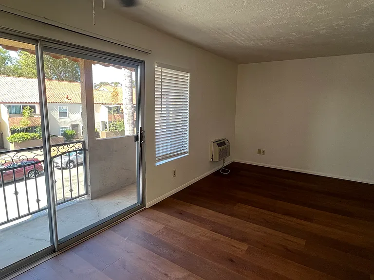 7555 Linda Vista Rd #31 — Photo 13