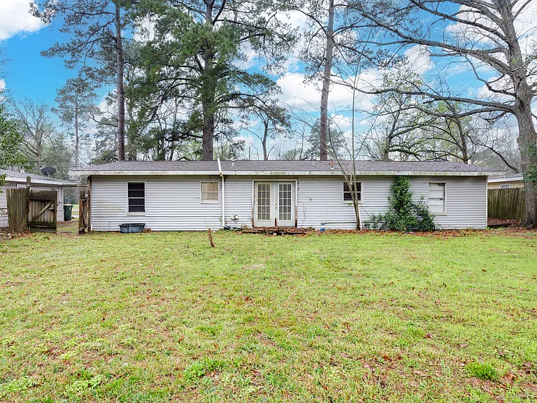 304 Harris Blvd — Photo 3