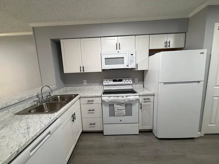 31 Canterbury Ct — Photo 6