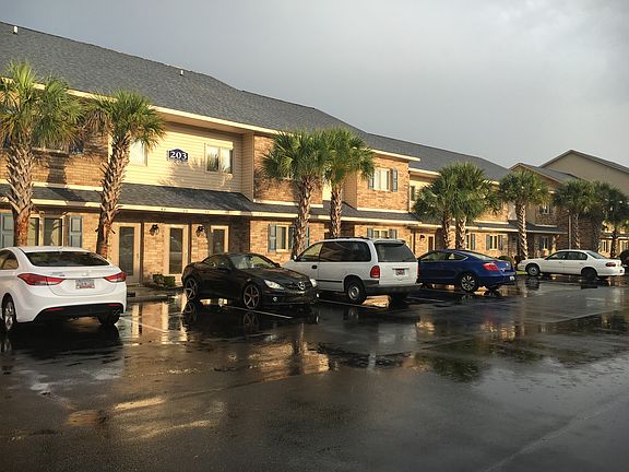 2nd image of 203 Double Eagle Dr #C