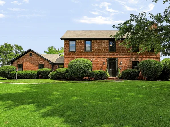 1210 Governors Ln, Zionsville, IN 46077