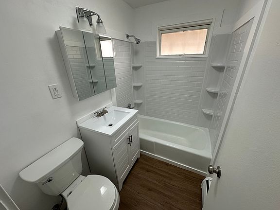 5th image of 536 2nd Ave W #B