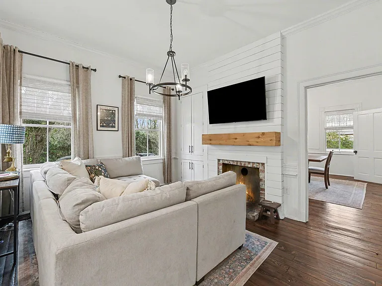 216 W Carolina Ave — Photo 7