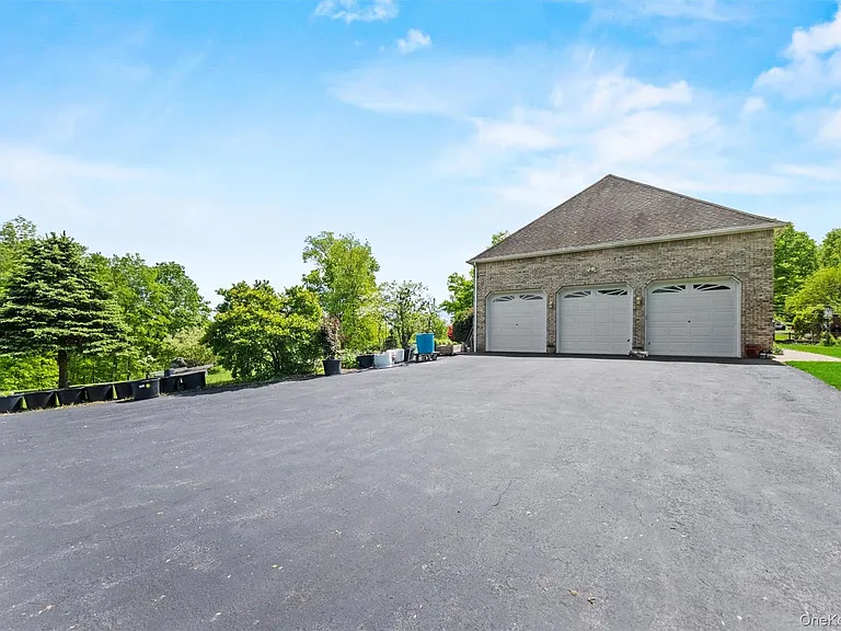 20 Goshen Rd — Photo 38