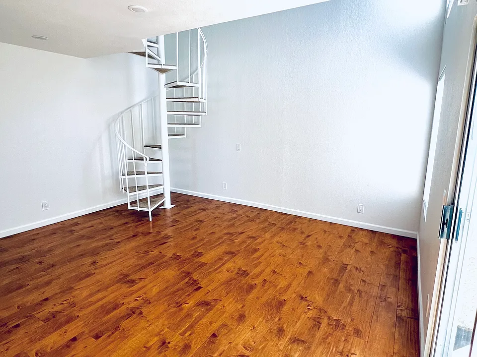 26161 La Real #46B