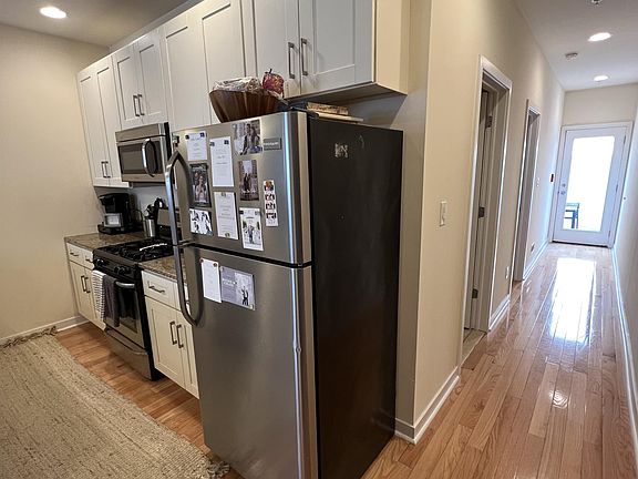 3rd image of 802 N 19th St #1