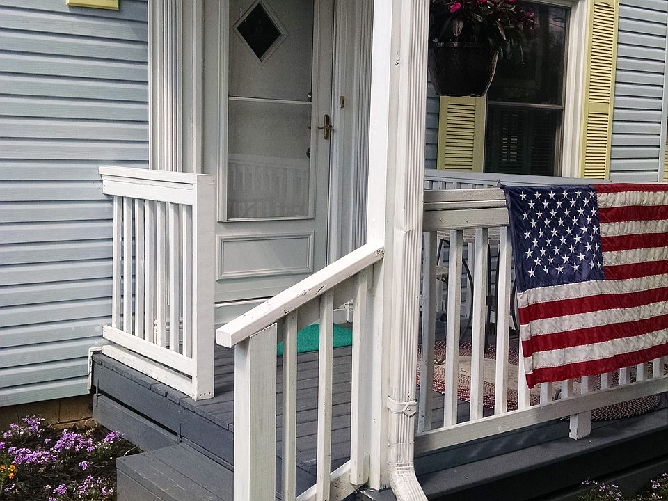 Front porch and entrance