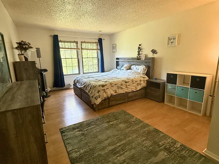 305 Wildflower Ct — Photo 8