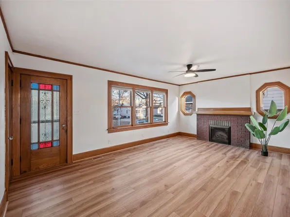 3836 8th Pl, Des Moines, IA 50313