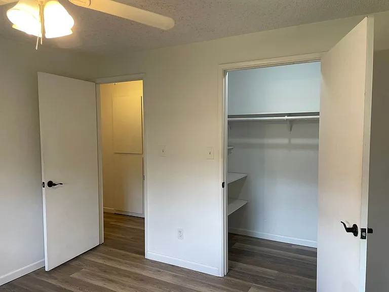 581 N Wexford Cir — Photo 11