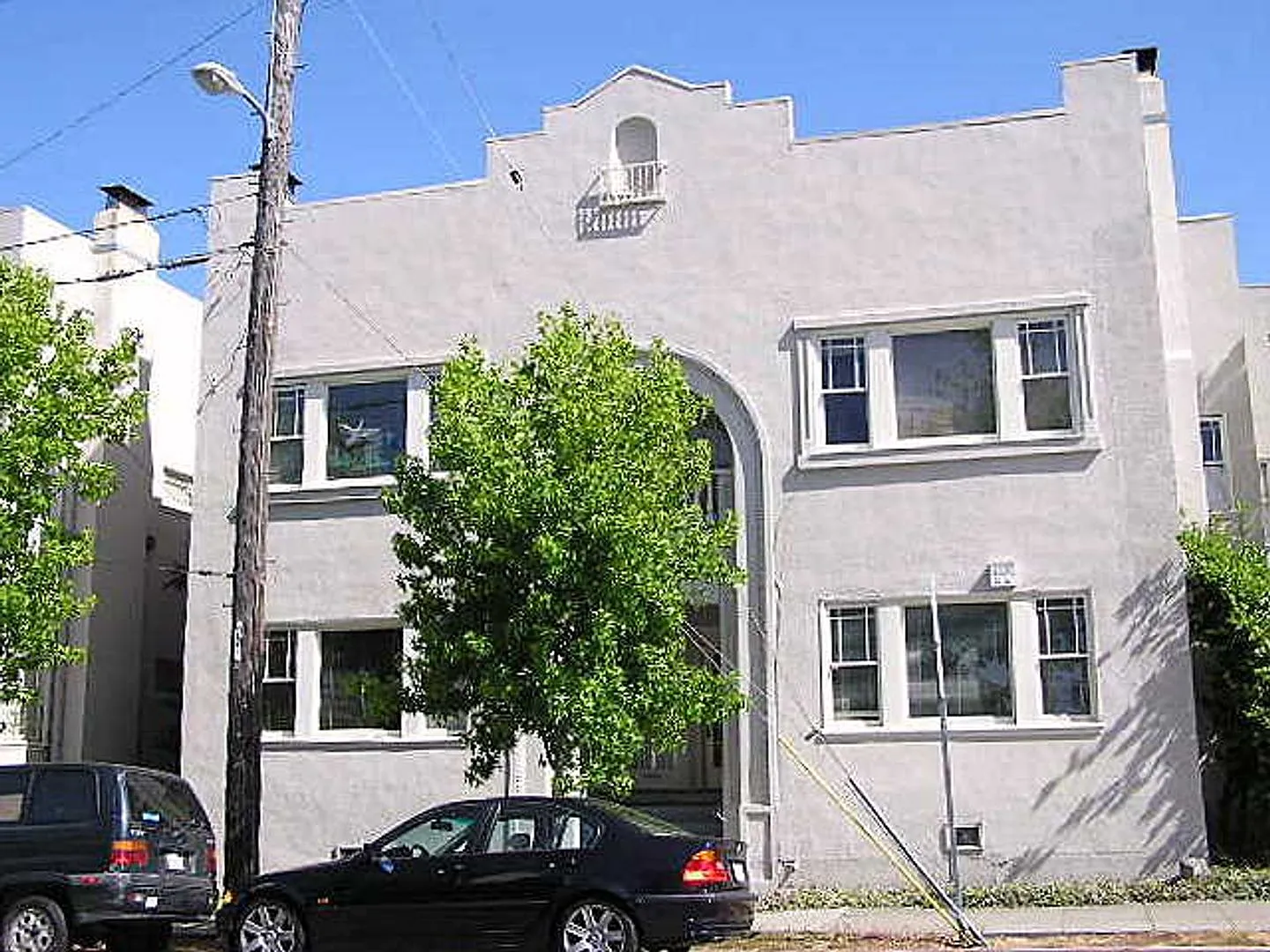 Very Large 1 Bedroom Apartment (Has Been Used As A 2 Bedroom) — Photo 2