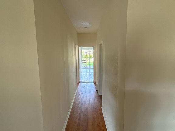 4th image of 2212 6th St NE #1
