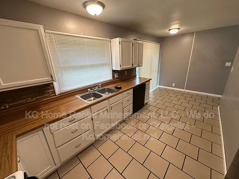 9019 Sycamore Way — Photo 5