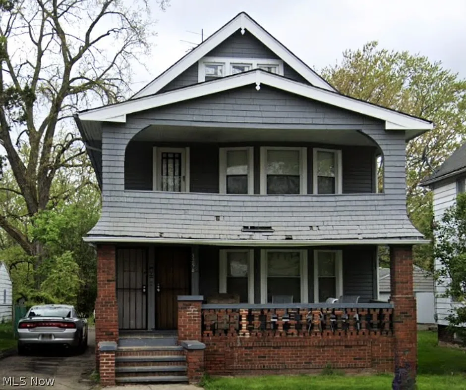 3258 E 139th St photo 1