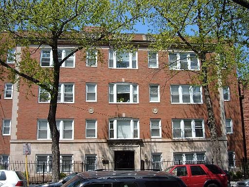 2nd image of 738 W Briar Pl APT 308