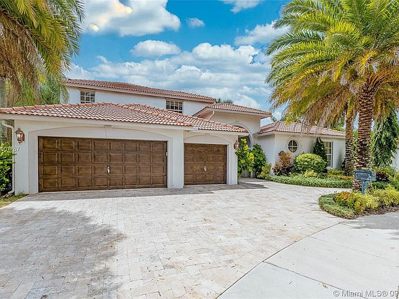 3rd image of 2467 Eagle Run Dr