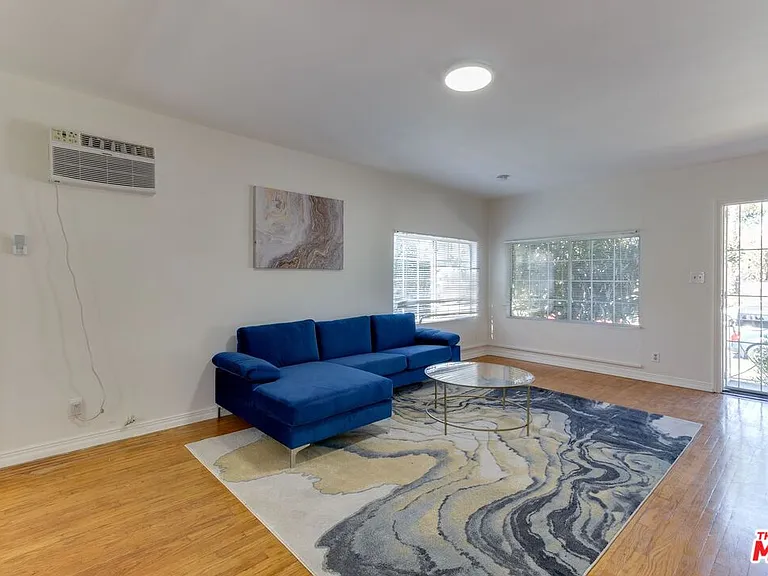 140 S Madison Ave — Photo 6