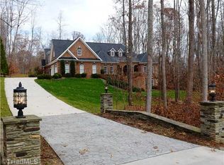 8308 Linville Oaks Dr, Oak Ridge, NC 27310