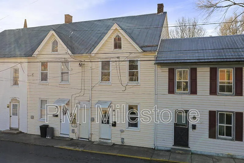 3 bed, 1.0 bath, 1200 sqft, $1,130 — Photo 4