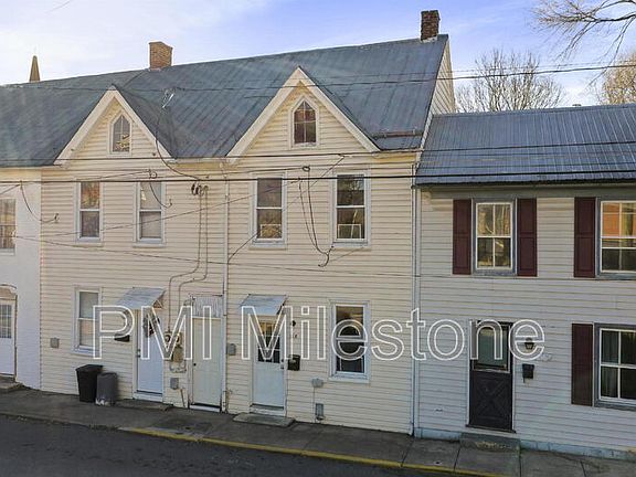 4th image of 218 N College St