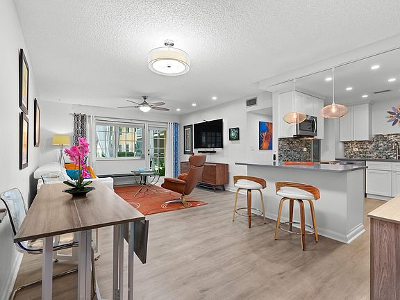 3rd image of 1940 NE 2nd Avenue #118