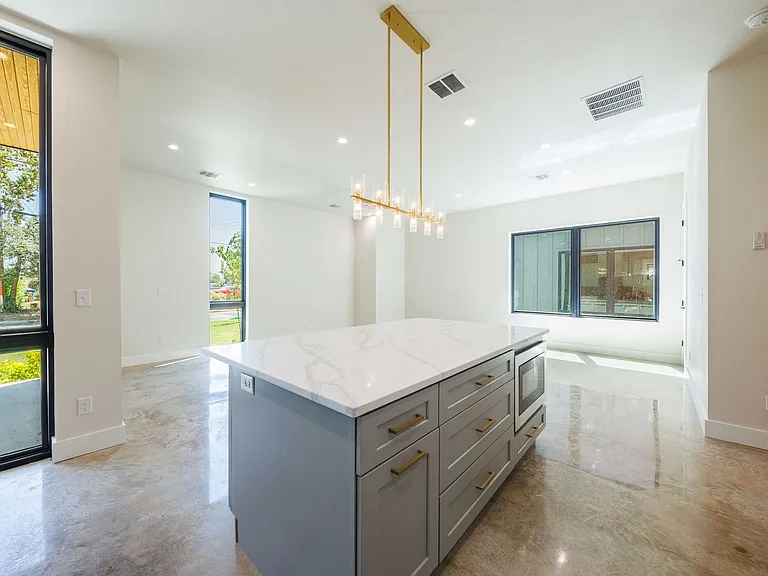 6315 Del Monte Rd #A — Photo 37