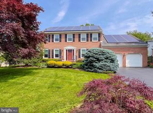 12 Dix Ln, Lawrence Township, NJ 08648