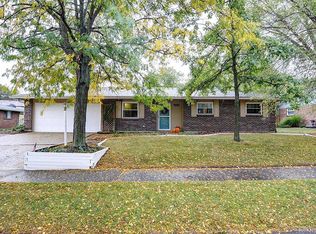 420 Ridgecrest Dr, Dayton, OH 45449