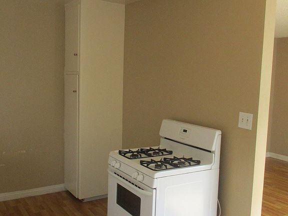 5th image of 459 Orange Ave APT 11