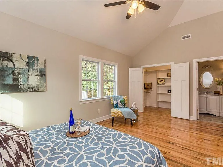705 E Lenoir St — Photo 13