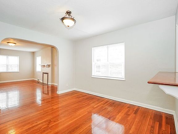 4th image of 1048 Berkeley Rd #D