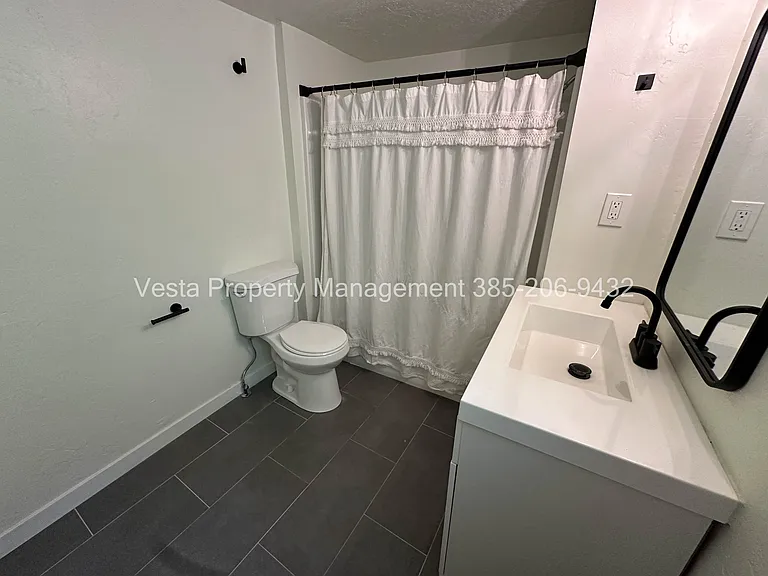 2538 Orchard Ave — Photo 11