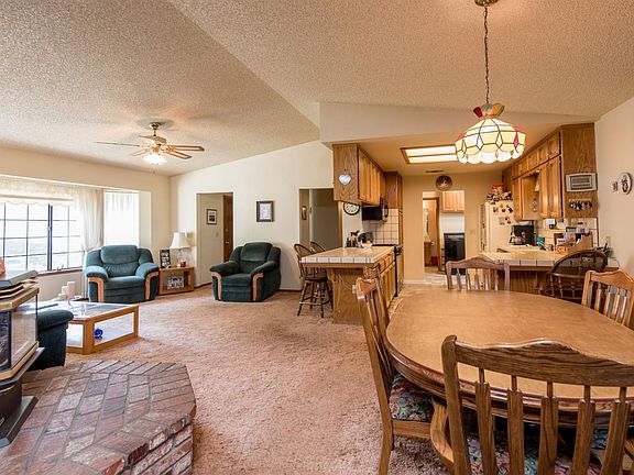 3rd image of 49389 Vinnard Dr