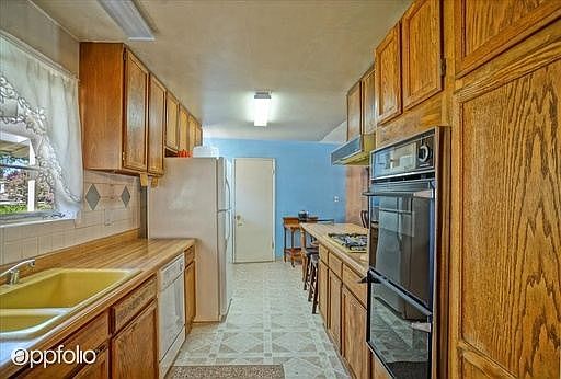 2nd image of 1139 E Avenue J4