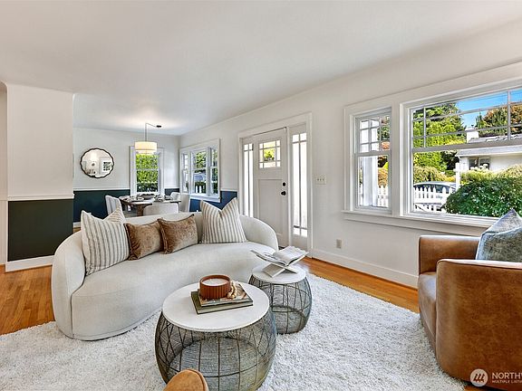 3rd image of 9207 47th Avenue SW