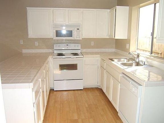 3rd image of 1326 Palomar Pl