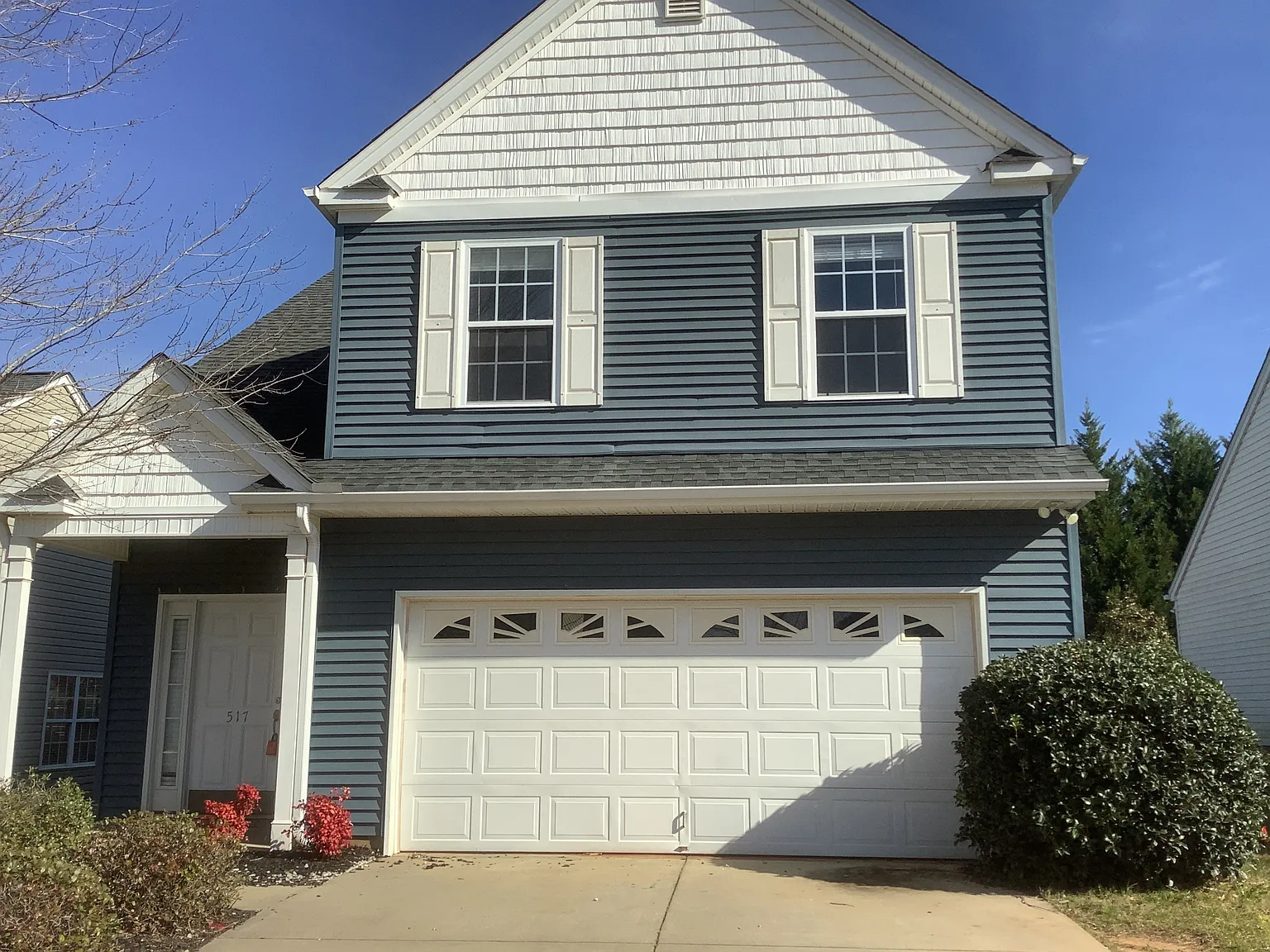 3 bed, 2.5 bath, 1631 sqft, $1,905 — Photo 1