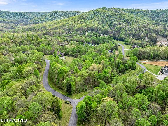 5th image of 4508 Highland Woods Way